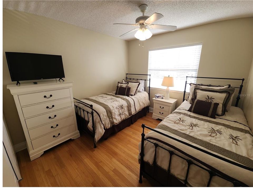 For Rent: $2,800 (3 beds, 2 baths, 1390 Square Feet)