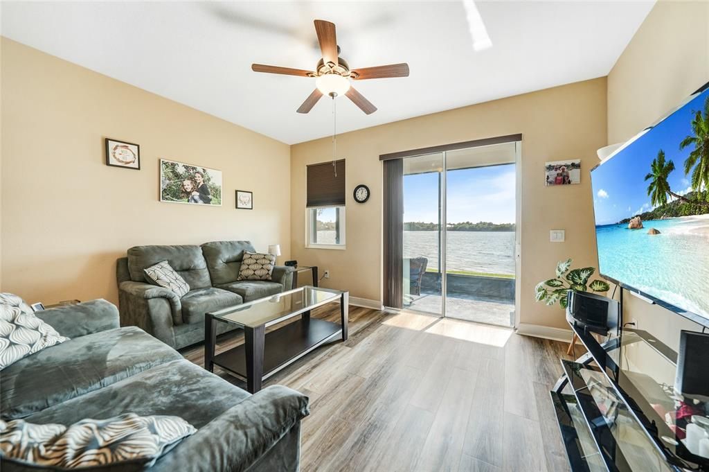 For Sale: $249,000 (2 beds, 2 baths, 1311 Square Feet)