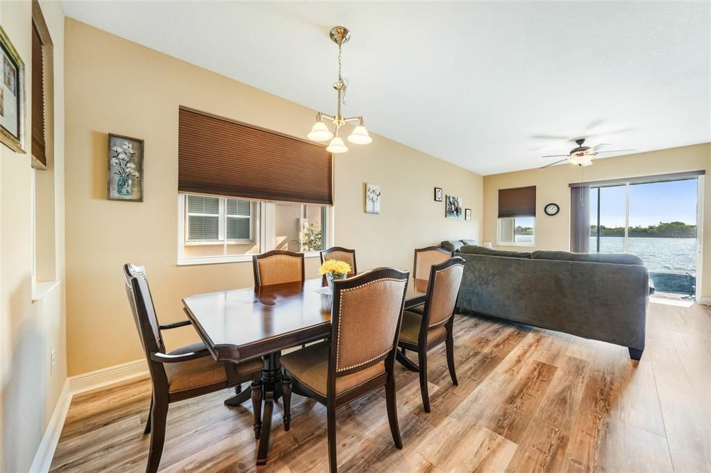 For Sale: $249,000 (2 beds, 2 baths, 1311 Square Feet)