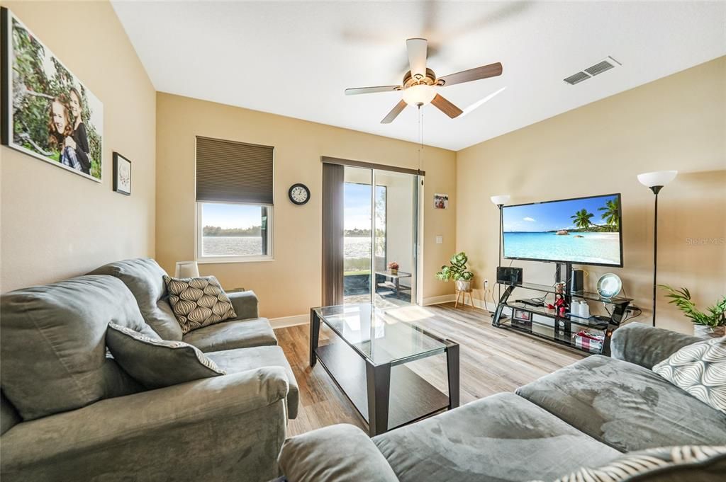 For Sale: $249,000 (2 beds, 2 baths, 1311 Square Feet)