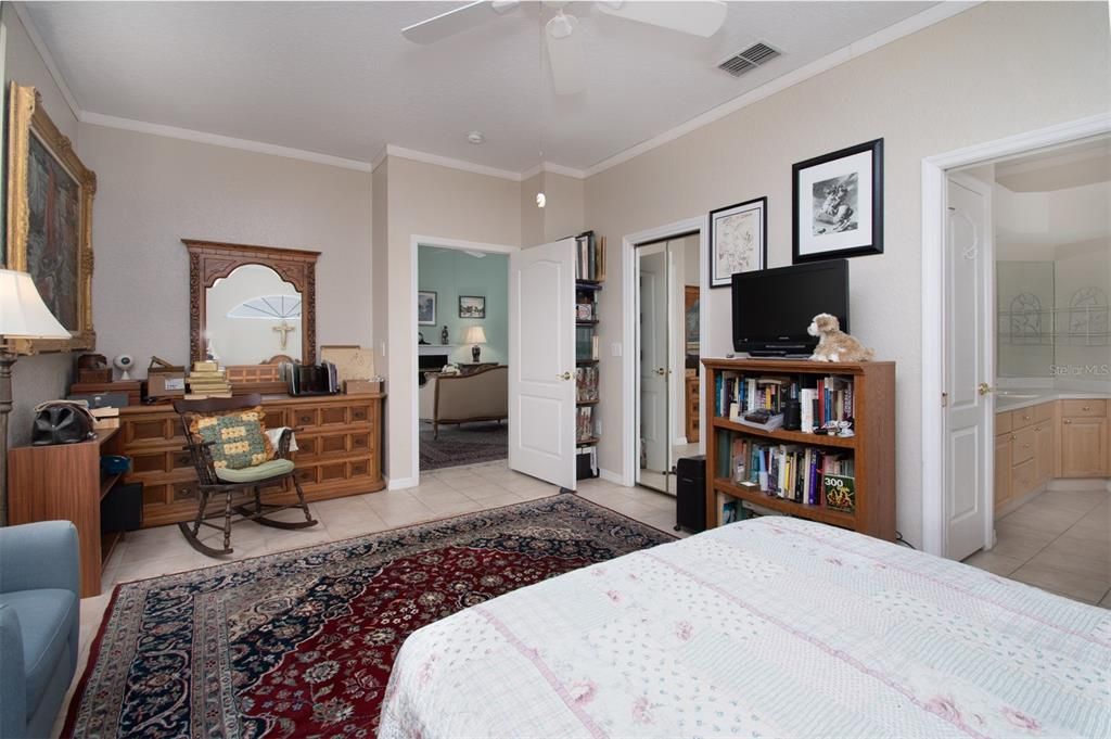 For Sale: $609,500 (3 beds, 2 baths, 1935 Square Feet)