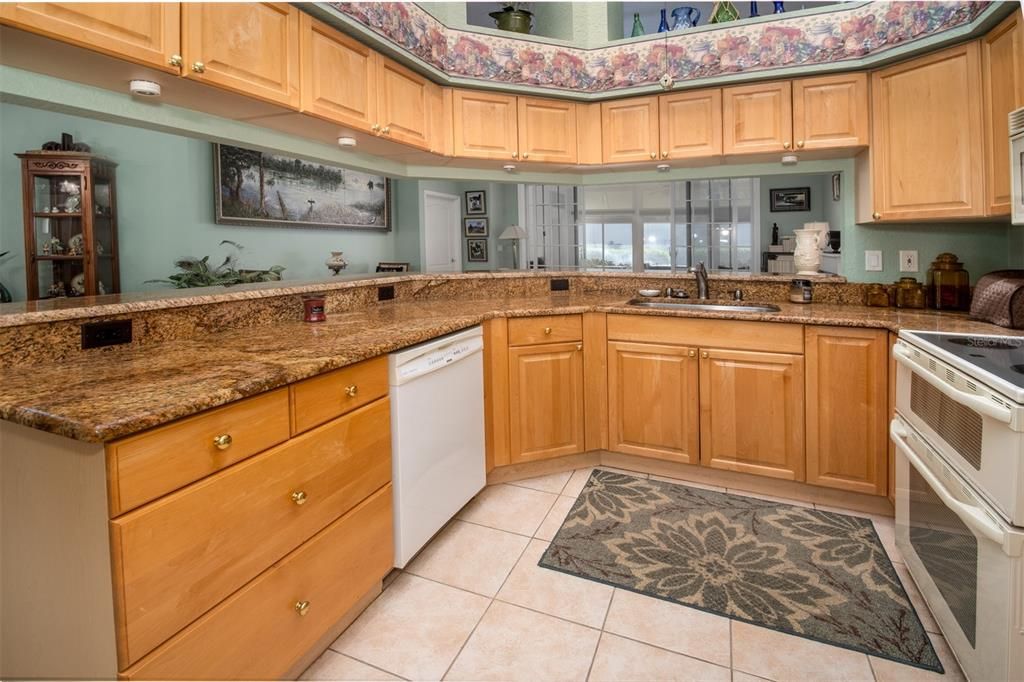 For Sale: $609,500 (3 beds, 2 baths, 1935 Square Feet)