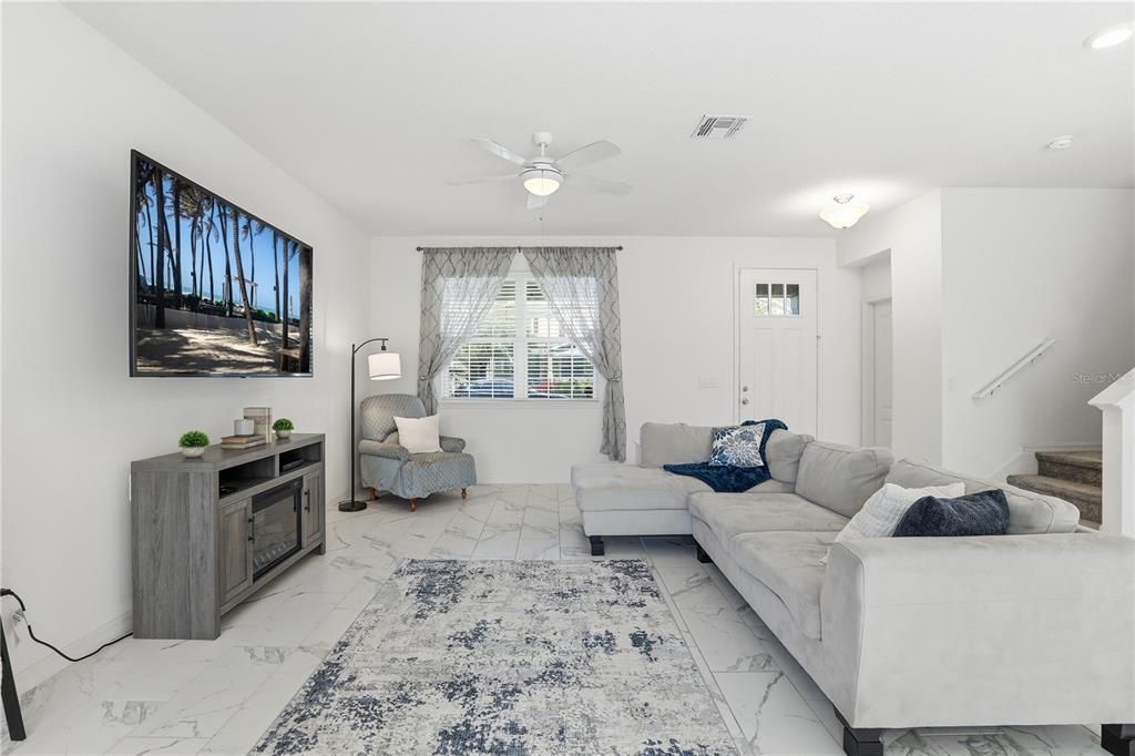 En Venta: $449,000 (3 camas, 2 baños, 1976 Pies cuadrados)