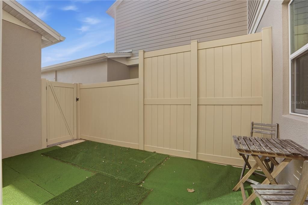 En Venta: $449,000 (3 camas, 2 baños, 1976 Pies cuadrados)