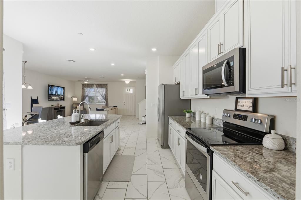 En Venta: $449,000 (3 camas, 2 baños, 1976 Pies cuadrados)