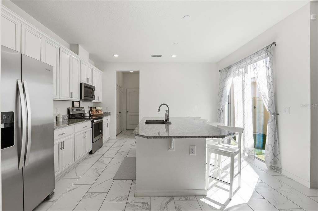 En Venta: $449,000 (3 camas, 2 baños, 1976 Pies cuadrados)