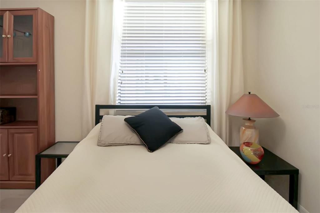 В аренду: $3,500 (2 спален, 2 ванн, 1156 Квадратных фут)