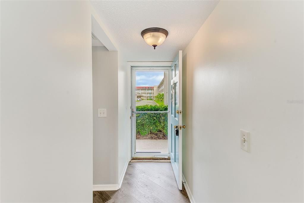 出租: $2,000 (2 贝兹, 2 浴室, 1105 平方英尺)