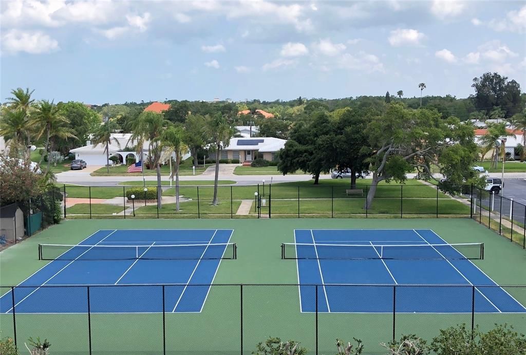 出租: $2,000 (2 贝兹, 2 浴室, 1105 平方英尺)