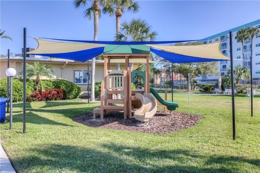 出租: $2,000 (2 贝兹, 2 浴室, 1105 平方英尺)