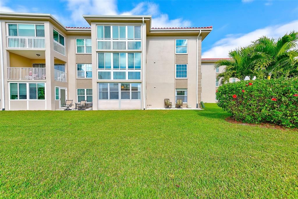 出租: $2,000 (2 贝兹, 2 浴室, 1105 平方英尺)