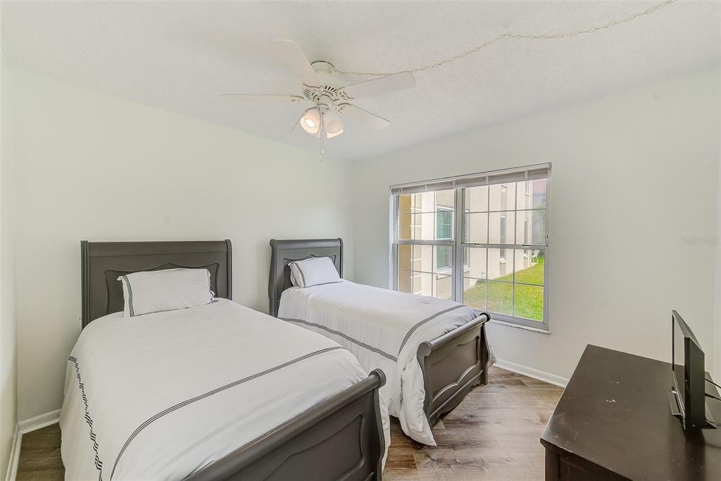 出租: $2,000 (2 贝兹, 2 浴室, 1105 平方英尺)