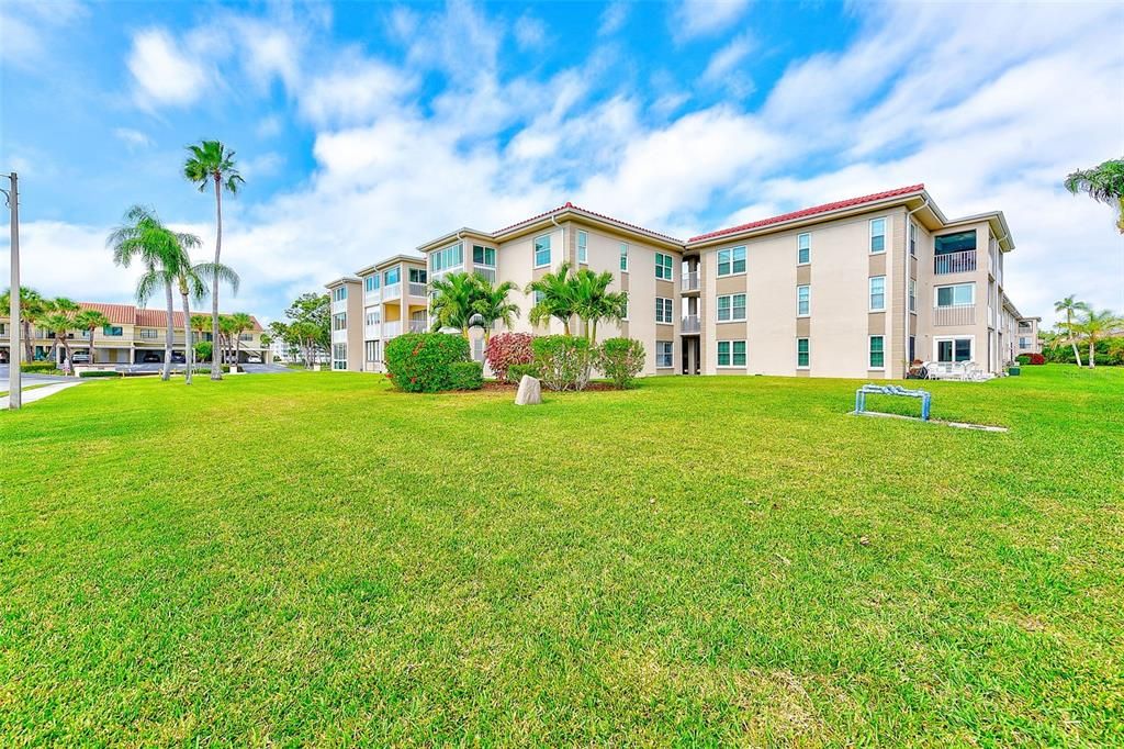 出租: $2,000 (2 贝兹, 2 浴室, 1105 平方英尺)