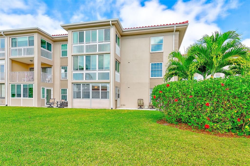 出租: $2,000 (2 贝兹, 2 浴室, 1105 平方英尺)