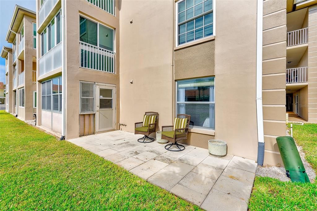 出租: $2,000 (2 贝兹, 2 浴室, 1105 平方英尺)