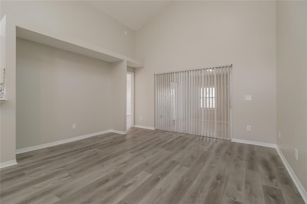 出租: $2,500 (3 贝兹, 2 浴室, 1243 平方英尺)