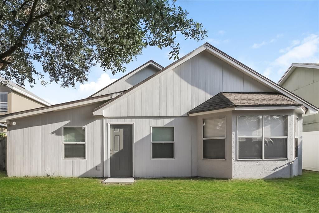 出租: $2,500 (3 贝兹, 2 浴室, 1243 平方英尺)