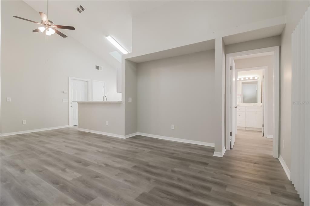 出租: $2,500 (3 贝兹, 2 浴室, 1243 平方英尺)