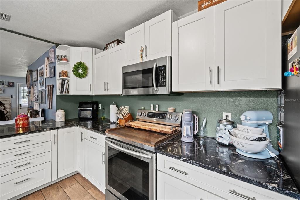 For Sale: $318,000 (3 beds, 1 baths, 1170 Square Feet)