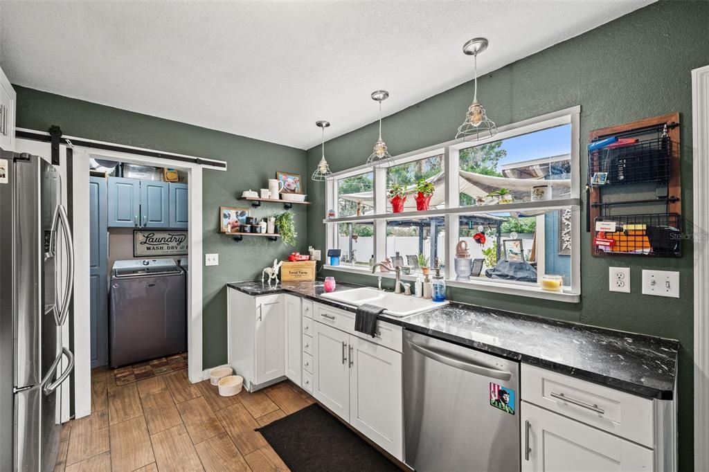 For Sale: $318,000 (3 beds, 1 baths, 1170 Square Feet)