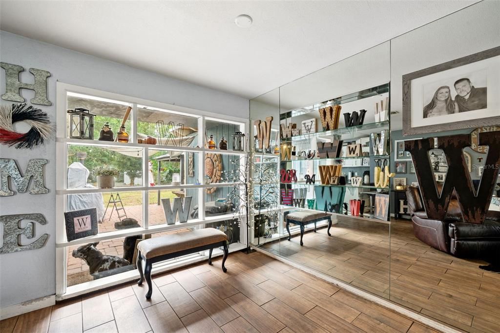 For Sale: $318,000 (3 beds, 1 baths, 1170 Square Feet)