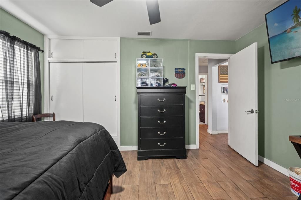 For Sale: $318,000 (3 beds, 1 baths, 1170 Square Feet)