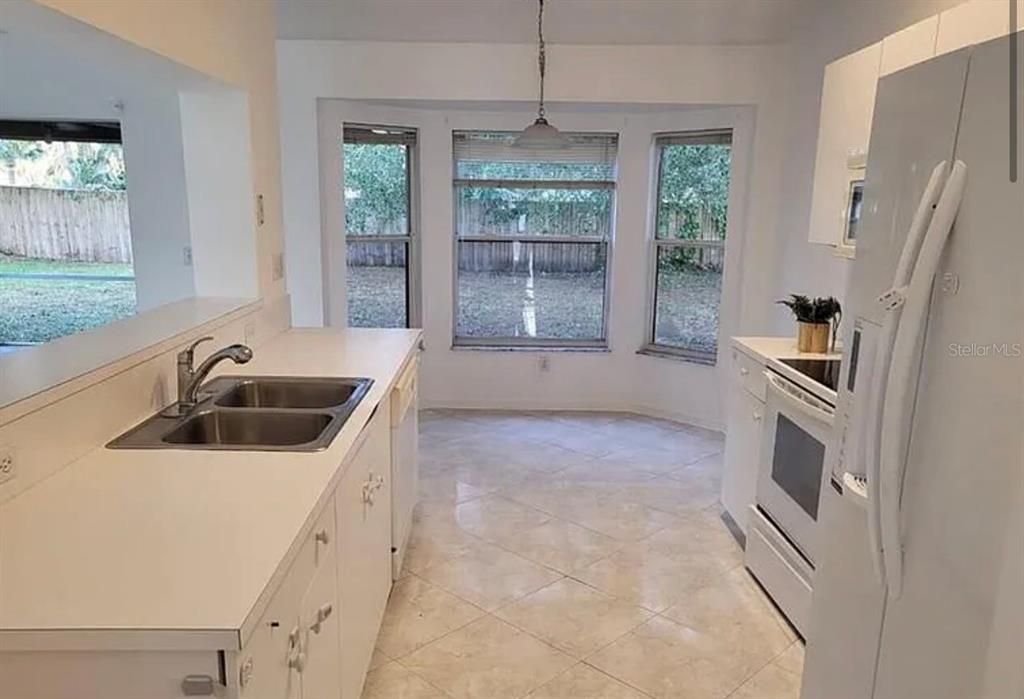 For Rent: $2,500 (3 beds, 2 baths, 1404 Square Feet)