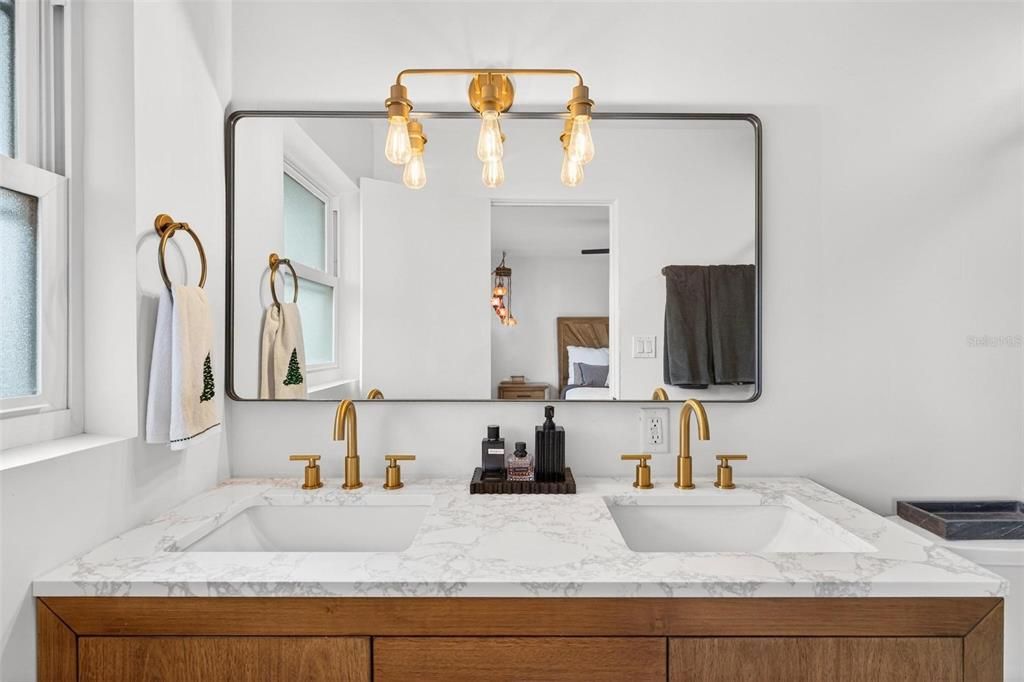 For Sale: $447,500 (2 beds, 2 baths, 1741 Square Feet)