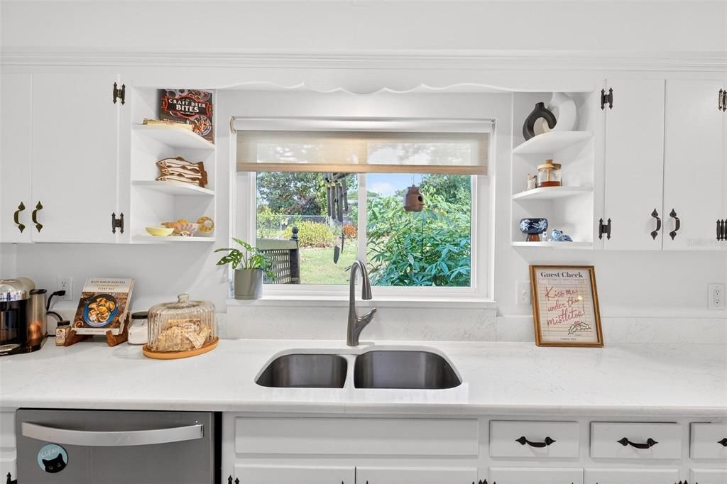 For Sale: $447,500 (2 beds, 2 baths, 1741 Square Feet)