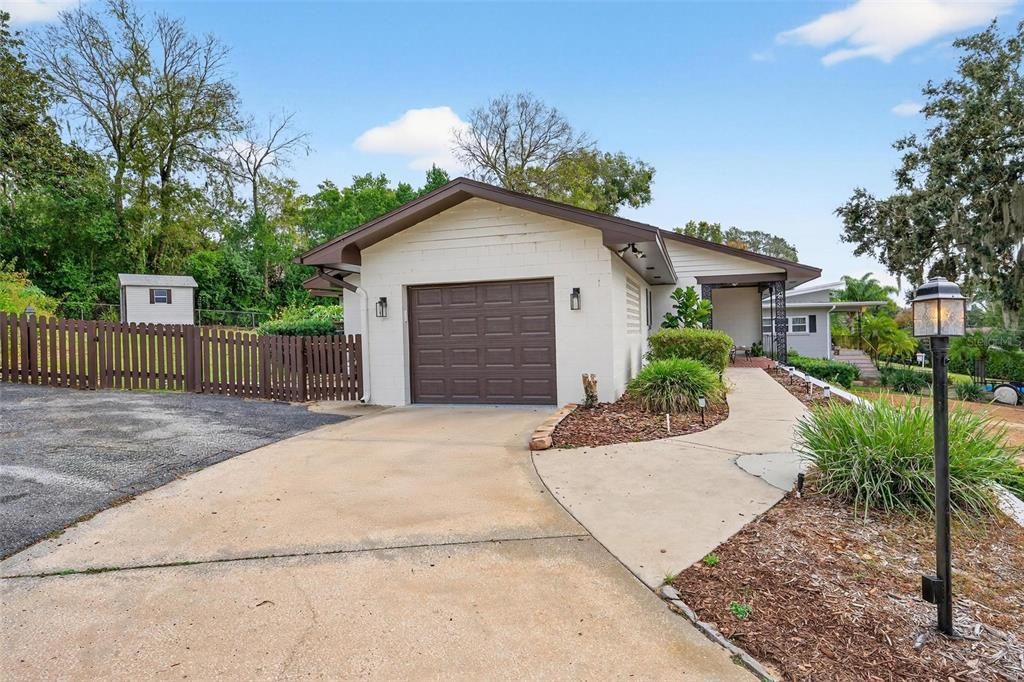 For Sale: $447,500 (2 beds, 2 baths, 1741 Square Feet)