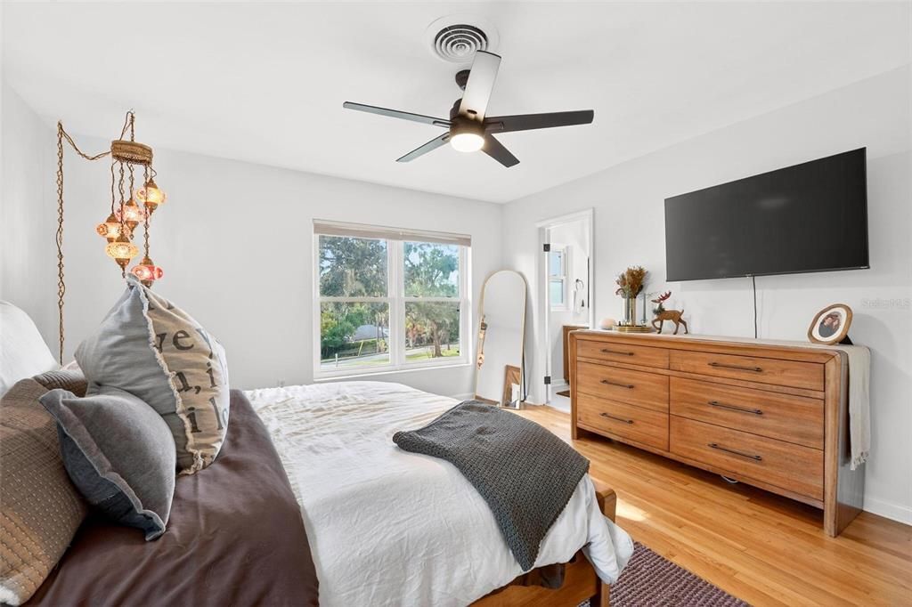 For Sale: $447,500 (2 beds, 2 baths, 1741 Square Feet)