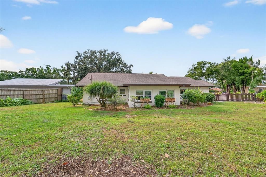 For Sale: $447,500 (2 beds, 2 baths, 1741 Square Feet)