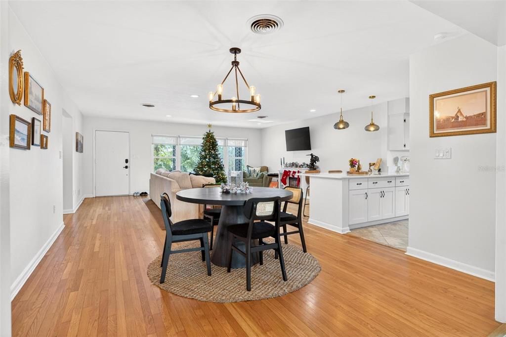 For Sale: $447,500 (2 beds, 2 baths, 1741 Square Feet)