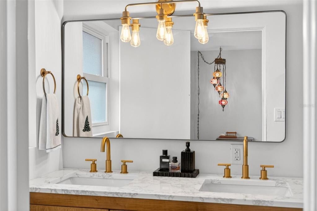 For Sale: $447,500 (2 beds, 2 baths, 1741 Square Feet)