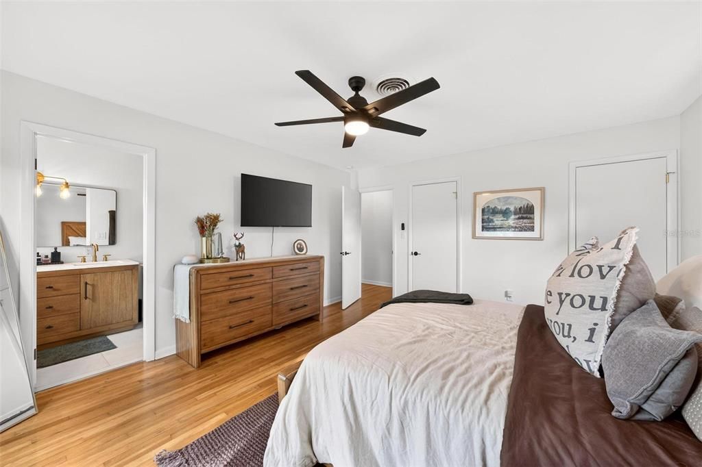 For Sale: $447,500 (2 beds, 2 baths, 1741 Square Feet)