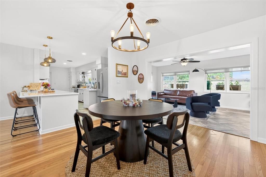 For Sale: $447,500 (2 beds, 2 baths, 1741 Square Feet)