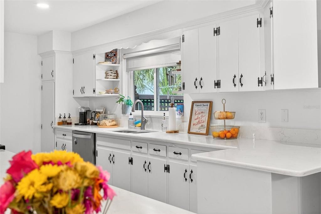 For Sale: $447,500 (2 beds, 2 baths, 1741 Square Feet)