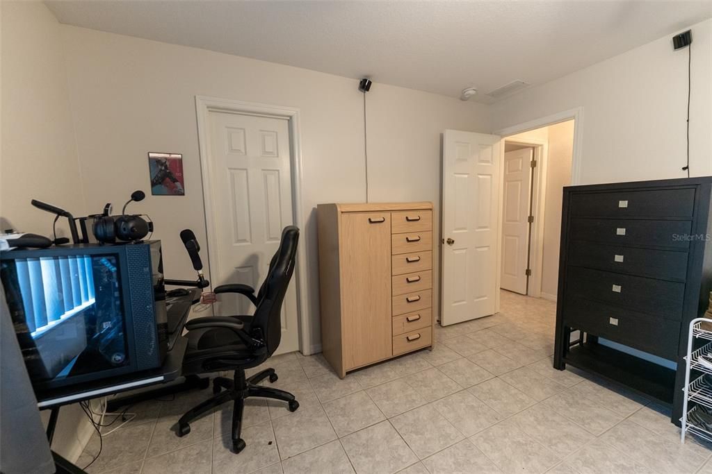 For Sale: $214,800 (2 beds, 2 baths, 1320 Square Feet)