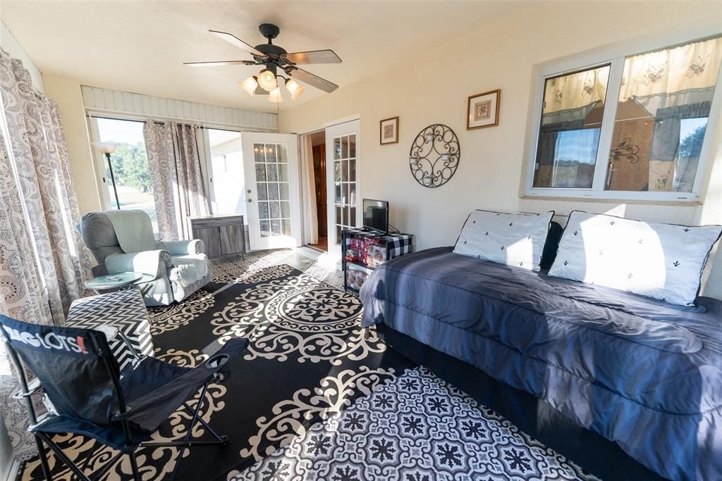 For Sale: $214,800 (2 beds, 2 baths, 1320 Square Feet)