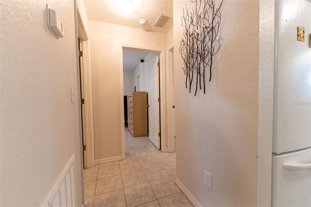 For Sale: $214,800 (2 beds, 2 baths, 1320 Square Feet)