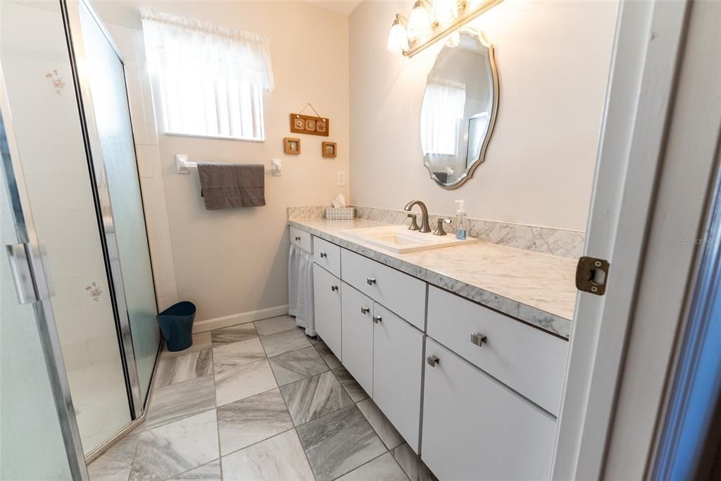 For Sale: $214,800 (2 beds, 2 baths, 1320 Square Feet)