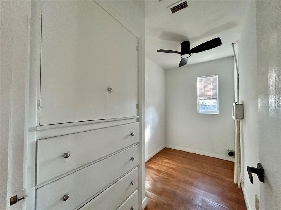 В аренду: $1,850 (1 спален, 1 ванн, 1090 Квадратных фут)