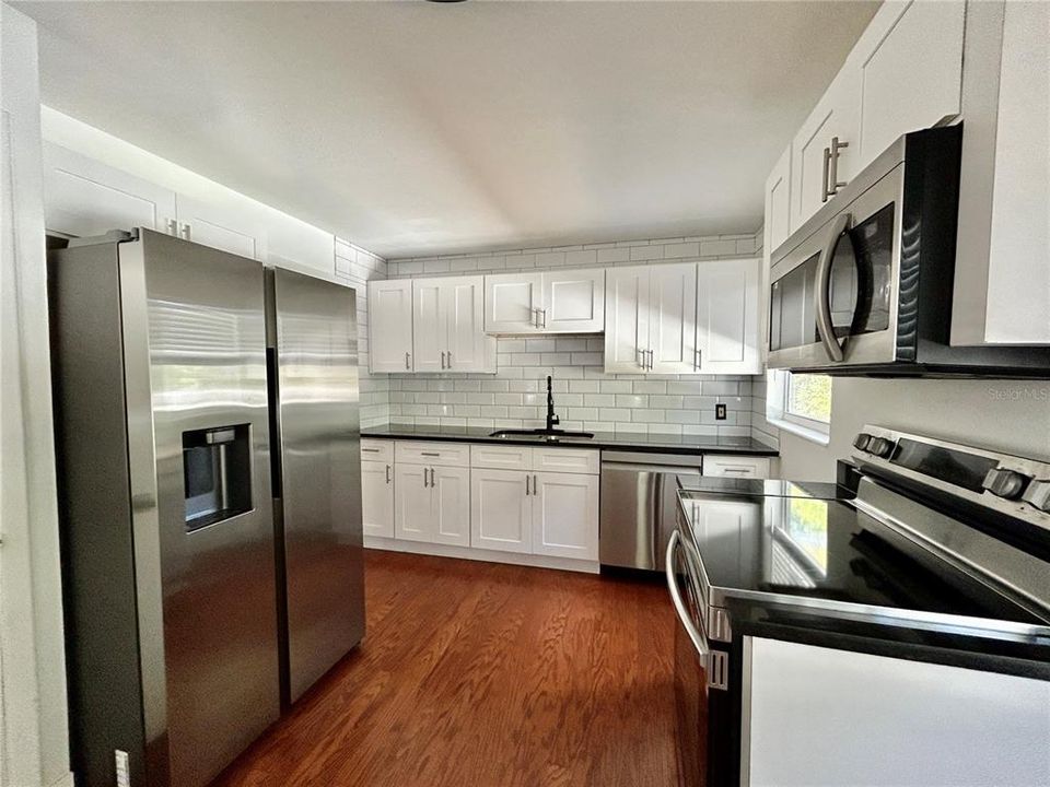 В аренду: $1,850 (1 спален, 1 ванн, 1090 Квадратных фут)