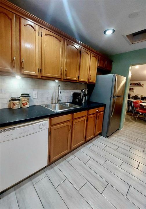 En Venta: $425,000 (3 camas, 3 baños, 1722 Pies cuadrados)