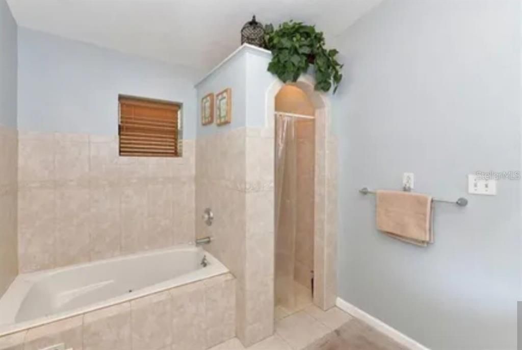 En Venta: $425,000 (3 camas, 3 baños, 1722 Pies cuadrados)