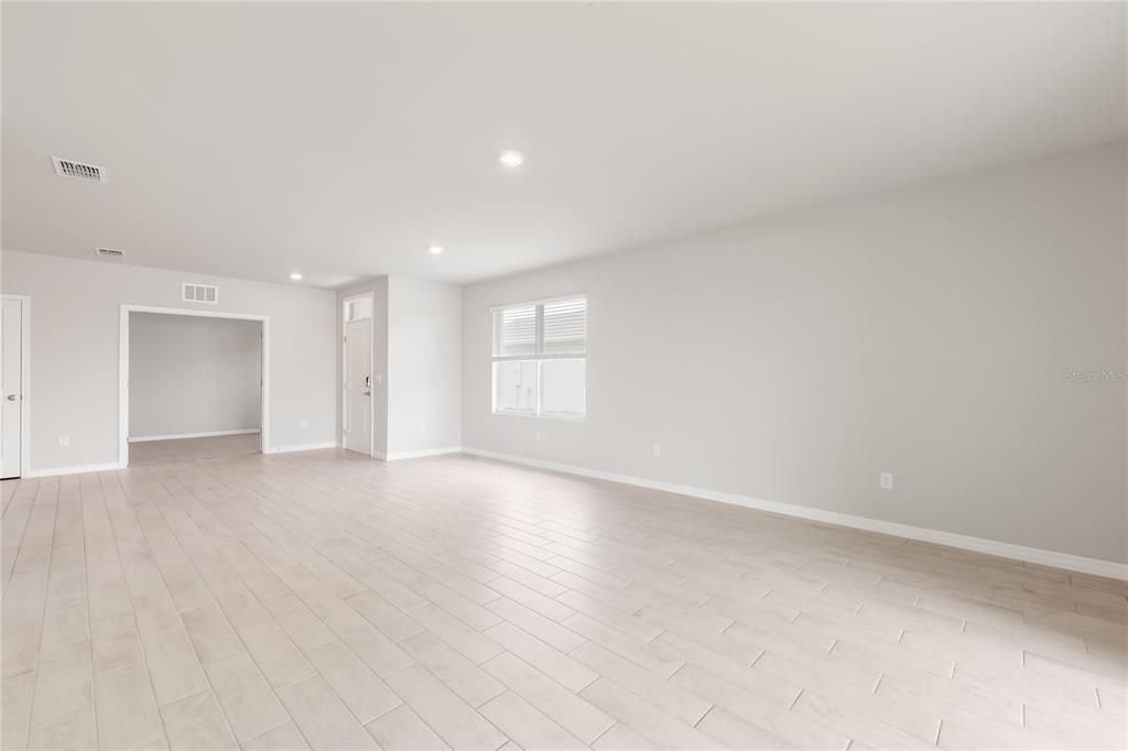 For Sale: $259,999 (2 beds, 2 baths, 1503 Square Feet)