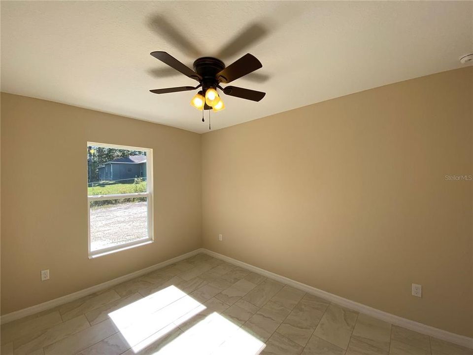 For Rent: $1,650 (3 beds, 2 baths, 1293 Square Feet)