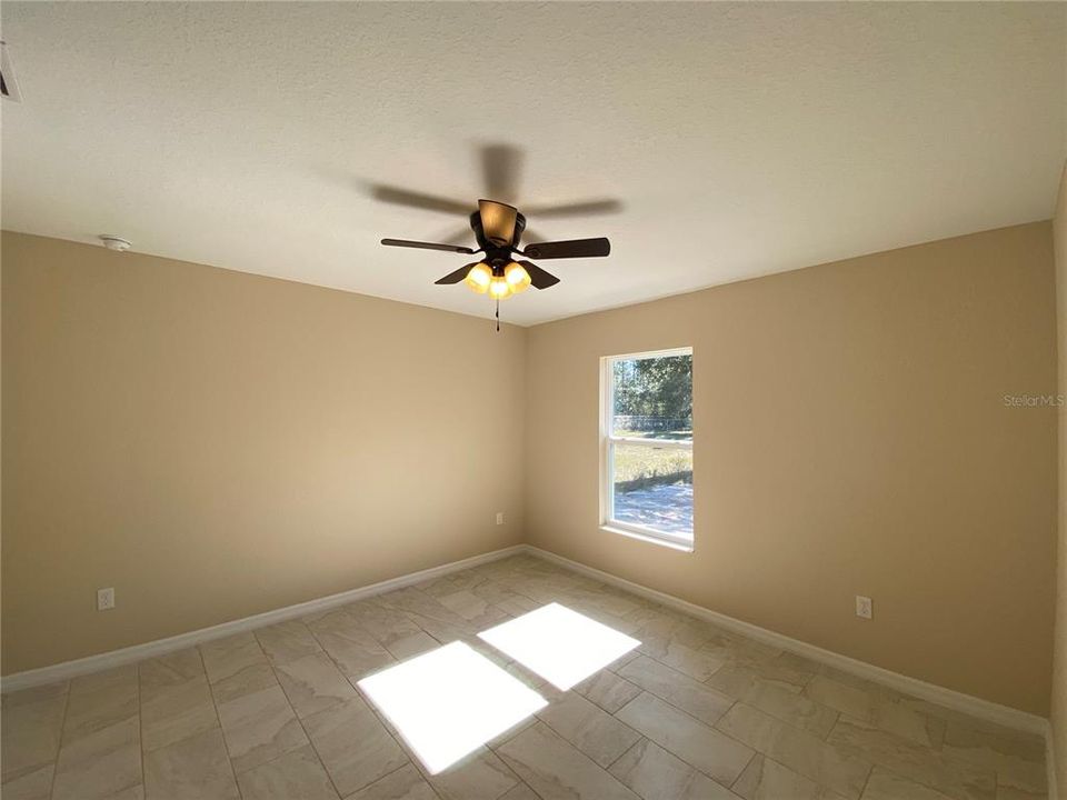 For Rent: $1,650 (3 beds, 2 baths, 1293 Square Feet)