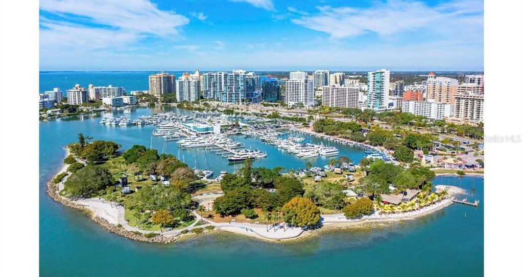 В аренду: $7,900 (2 спален, 2 ванн, 1699 Квадратных фут)