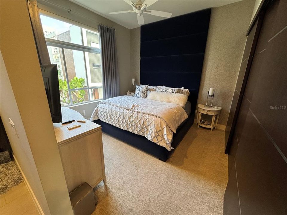 В аренду: $7,900 (2 спален, 2 ванн, 1699 Квадратных фут)